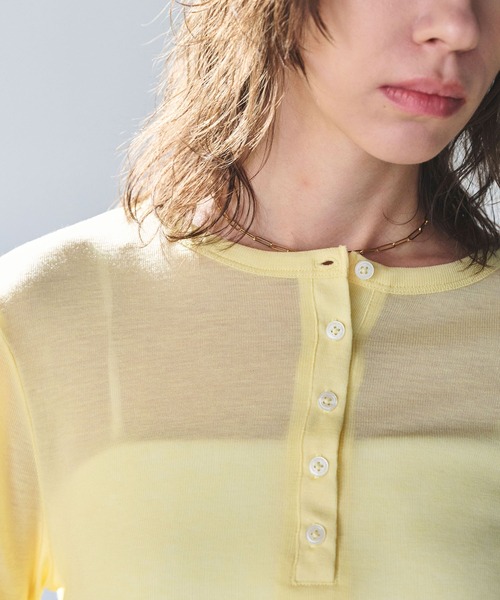 N.O.R.C(ノーク)の「TENCEL WOOL ヘンリーネックトップス(ニット/セーター・レディース・イエロー/グレー/ブラック/サックスブルー・フリー)」の10枚目の写真