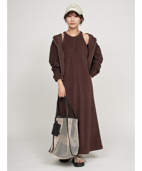 emmi（エミ）の「【限定カラー】【emmi×PlaX（TM）】パイルアメスリワンピース（ワンピース・レディース・ブルー/ブラック/ライトグレー/ブラウン・0/1）」の17枚目の写真