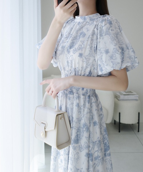 mily bilet（ミウィビレット）の「【mily bilet】爽やかで優雅な大人フェミニン。肩開きリボン２WAY花柄バルーン袖ワンピース（ロング丈）（ワンピース・レディース・グレー/アイボリー・LARGE/MEDIUM/SMALL/X-LARGE）」の5枚目の写真