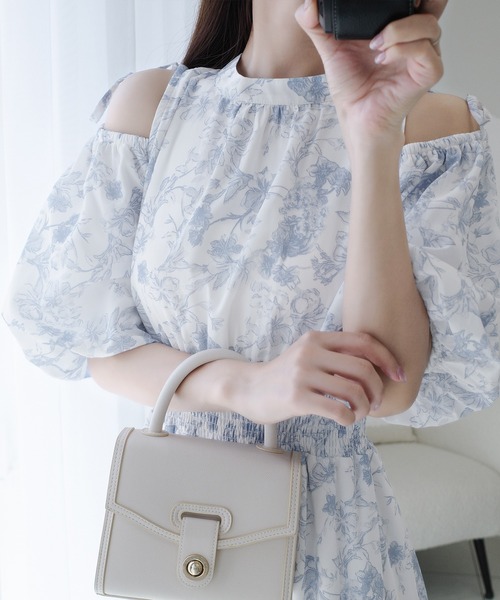 mily bilet（ミウィビレット）の「【mily bilet】爽やかで優雅な大人フェミニン。肩開きリボン２WAY花柄バルーン袖ワンピース（ロング丈）（ワンピース・レディース・グレー/アイボリー・LARGE/MEDIUM/SMALL/X-LARGE）」の12枚目の写真