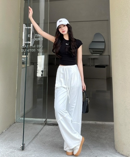 gossip!ロサンゼルス(ゴシップロサンゼルス)の「Y2K無地ライトドライカジュアルパンツ(カーゴパンツ・レディース・ブラウン/ホワイト/ブラック/レッド/グレー・FREE)」の7枚目の写真