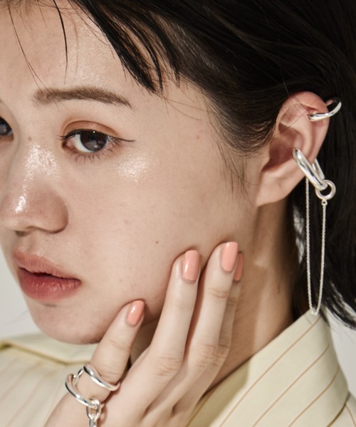 Soierie（ソワリー）の「【Soierie/ソワリー】Bio loop cuff/BIOループカフ（イヤーカフ・レディース・シルバー/ゴールド・FREE）」の2枚目の写真