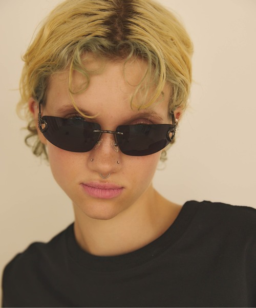 Carmelo(カーメロ)の「Coeur sunglasses(サングラス・レディース・シルバー/ゴールド/ブラック・FREE)」の1枚目の写真