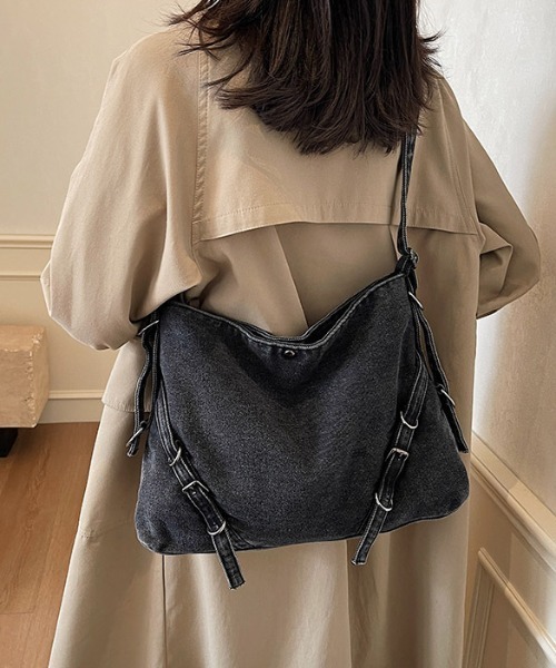 lilful(リルフル)の「デニム ベルトデザインショルダーバッグ(ショルダーバッグ・レディース・ライトブルー/ブラック/ブルー・F)」の11枚目の写真