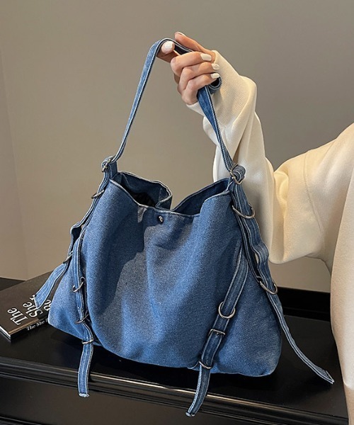 lilful(リルフル)の「デニム ベルトデザインショルダーバッグ(ショルダーバッグ・レディース・ライトブルー/ブラック/ブルー・F)」の18枚目の写真