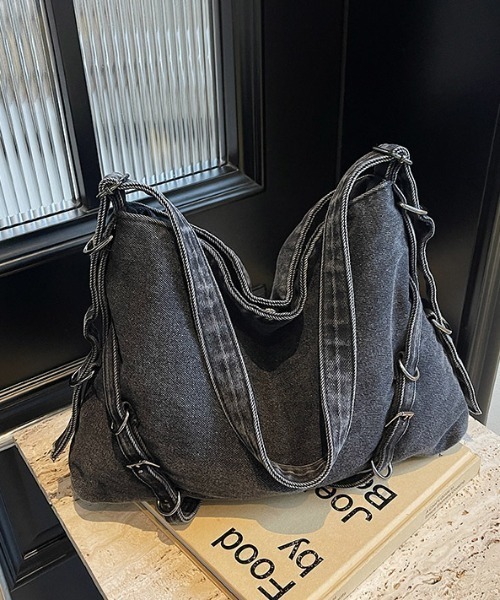 lilful(リルフル)の「デニム ベルトデザインショルダーバッグ(ショルダーバッグ・レディース・ライトブルー/ブラック/ブルー・F)」の14枚目の写真