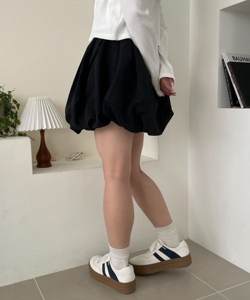 WEGO(ウィゴー)の「WEGO/ナイロンバルーンミニスカート(スカート・レディース・ブラック/オフホワイト・FREE)」の8枚目の写真