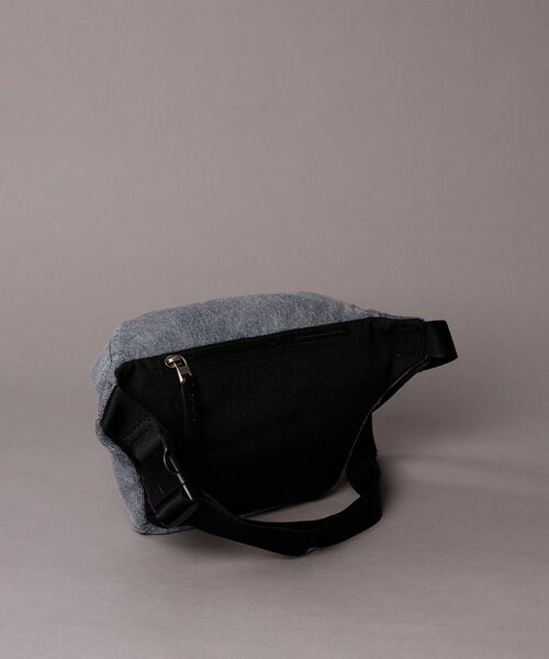 Calvin Klein(カルバン・クライン)の「デニム ウエストバッグ(ボディバッグ/ウエストポーチ・メンズ・ブルー・FREE)」の3枚目の写真