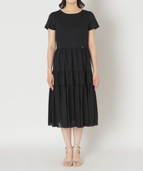 TO BE CHIC（トゥー ビー シック）の「ウェーブローン ランダムティアードワンピース（ワンピース・レディース・ベージュ系その他4/ブラック/ブルー系その他2・40/42）」の7枚目の写真