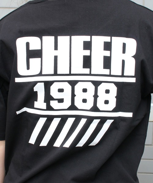 CHEER(チアー)の「ダイアゴナルスタープリントバックロゴBIGTEE(Tシャツ/カットソー・レディース・ホワイト/ブラック・M/S/L)」の7枚目の写真