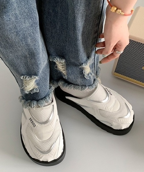 Vipoa（ヴィポア）の「モノトーンハーフスリッポン（スリッポン・レディース・ホワイト/ブラック・SMALL/MEDIUM/LARGE）」の3枚目の写真