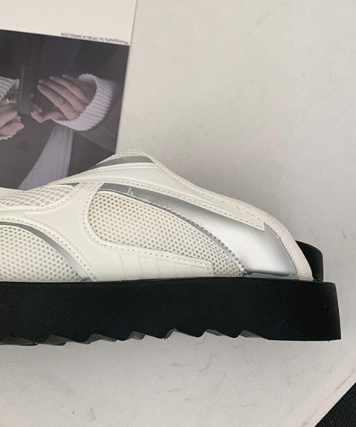 Vipoa（ヴィポア）の「モノトーンハーフスリッポン（スリッポン・レディース・ホワイト/ブラック・SMALL/MEDIUM/LARGE）」の15枚目の写真