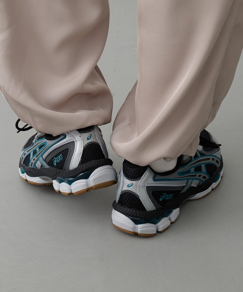 ASICS(アシックス)の「【ASICS】GEL-NYC 2055(スニーカー・メンズ・ブラック/グレー/クリーム・22.5cm/23cm/23.5cm/24cm/24.5cm/25/25.5/26cm/26.5/27cm/27.5/28cm)」の22枚目の写真
