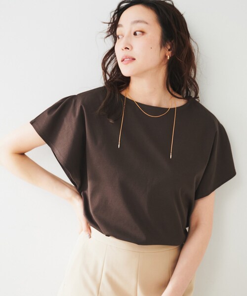 UNTITLED（アンタイトル）の「ラッフルスリーブプルオーバー（Tシャツ/カットソー・レディース・オフホワイト/チャコールグレー/ブルー/ブラック/ブラウン系その他・02）」の4枚目の写真