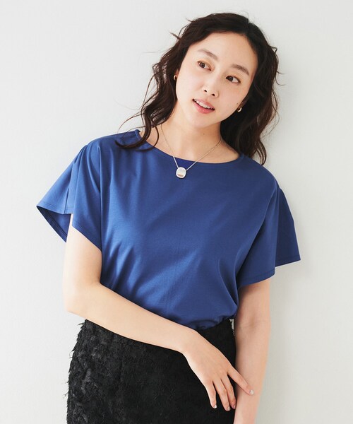 UNTITLED（アンタイトル）の「ラッフルスリーブプルオーバー（Tシャツ/カットソー・レディース・オフホワイト/チャコールグレー/ブルー/ブラック/ブラウン系その他・02）」の19枚目の写真