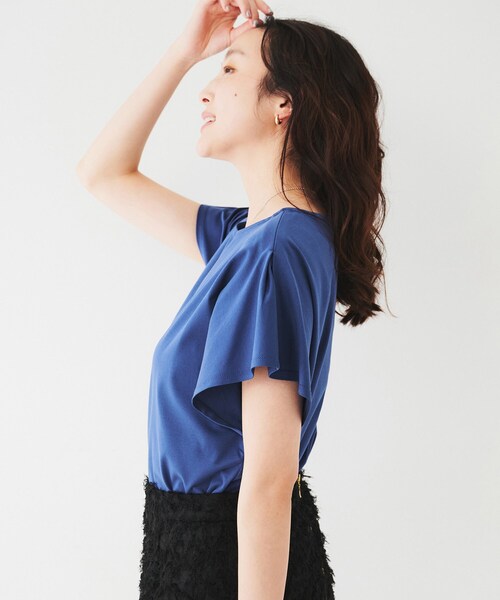 UNTITLED（アンタイトル）の「ラッフルスリーブプルオーバー（Tシャツ/カットソー・レディース・オフホワイト/チャコールグレー/ブルー/ブラック/ブラウン系その他・02）」の20枚目の写真