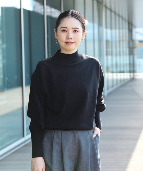 BEAMS HEART（ビームスハート）の「【2色展開】ふっくら袖 ハイネック ニット（ニット/セーター・レディース・サックスブルー/ブラック/グレー/オフホワイト・FREE）」の5枚目の写真