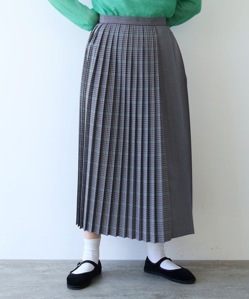 yuni（ユニ　）の「ウールポリエステルCheck switch pleated スカート（スカート・レディース・ベージュ/グレー・FREE）」の4枚目の写真
