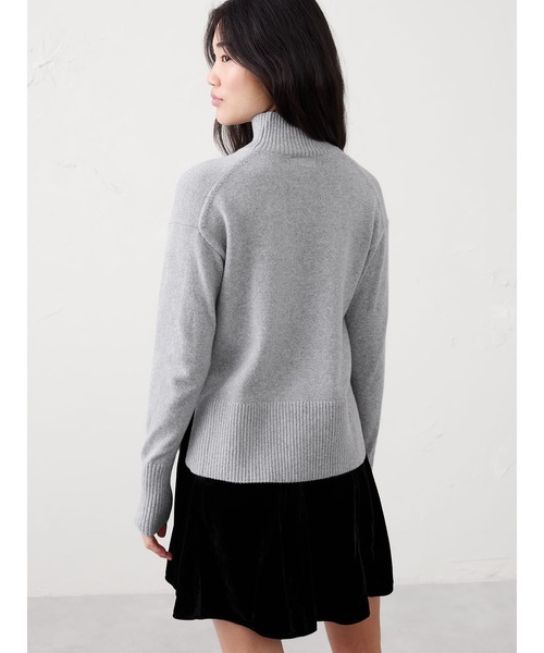 BANANA REPUBLIC FACTORY STORE（バナナリパブリック ファクトリーストア）の「BANANA REPUBLIC FACTORY STORE　　パーフェクトリーソフト タートルネックセーター（ニット/セーター・レディース・チャコールグレー/ブラック/レッド系その他/ホワイト/キャメル/ライトグレー・XS/S/M/L）」の17枚目の写真