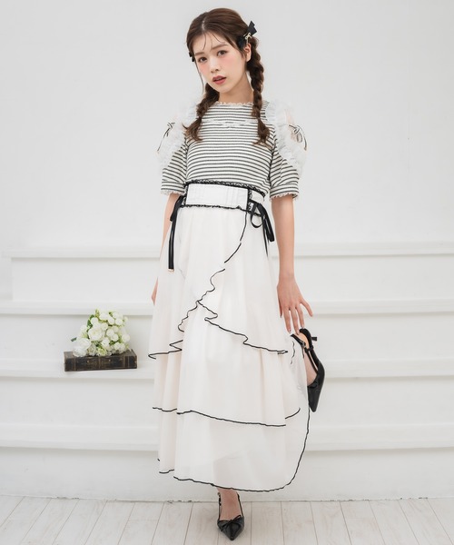 couture BY ROJITA（クチュールバイロジータ）の「肩透かしラッフルトップス（Tシャツ/カットソー・レディース・ホワイト/ブラック/マルチ・FREE）」の5枚目の写真