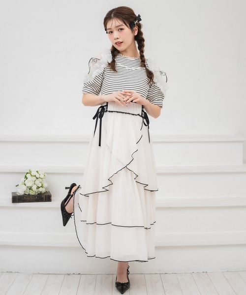 couture BY ROJITA（クチュールバイロジータ）の「肩透かしラッフルトップス（Tシャツ/カットソー・レディース・ホワイト/ブラック/マルチ・FREE）」の7枚目の写真