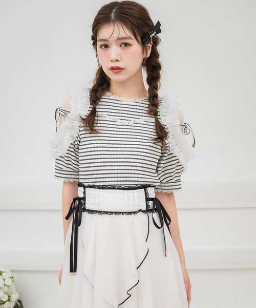 couture BY ROJITA（クチュールバイロジータ）の「肩透かしラッフルトップス（Tシャツ/カットソー・レディース・ホワイト/ブラック/マルチ・FREE）」の22枚目の写真