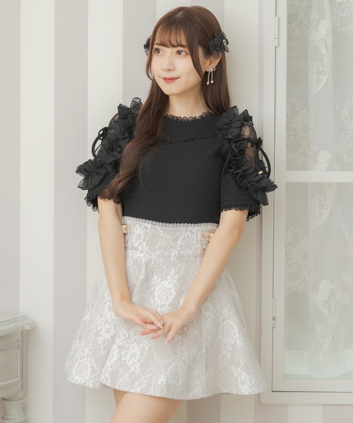 couture BY ROJITA（クチュールバイロジータ）の「肩透かしラッフルトップス（Tシャツ/カットソー・レディース・ホワイト/ブラック/マルチ・FREE）」の17枚目の写真