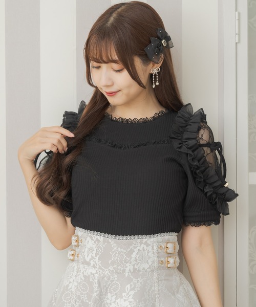 couture BY ROJITA（クチュールバイロジータ）の「肩透かしラッフルトップス（Tシャツ/カットソー・レディース・ホワイト/ブラック/マルチ・FREE）」の18枚目の写真