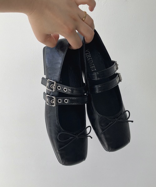 AS KNOW AS plus（アズノゥアズプラス）の「スクエアトゥ ダブルストラップパンプス（パンプス・レディース・ブラウン/ブラック/シルバー・L/M）」の13枚目の写真