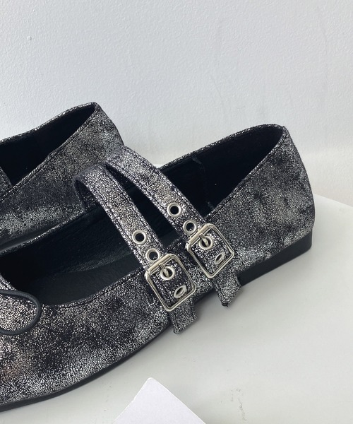 AS KNOW AS plus（アズノゥアズプラス）の「スクエアトゥ ダブルストラップパンプス（パンプス・レディース・ブラウン/ブラック/シルバー・L/M）」の6枚目の写真