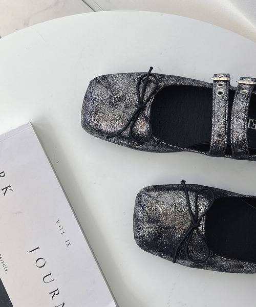 AS KNOW AS plus（アズノゥアズプラス）の「スクエアトゥ ダブルストラップパンプス（パンプス・レディース・ブラウン/ブラック/シルバー・L/M）」の7枚目の写真