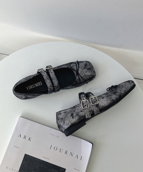 AS KNOW AS plus（アズノゥアズプラス）の「スクエアトゥ ダブルストラップパンプス（パンプス・レディース・ブラウン/ブラック/シルバー・L/M）」の8枚目の写真