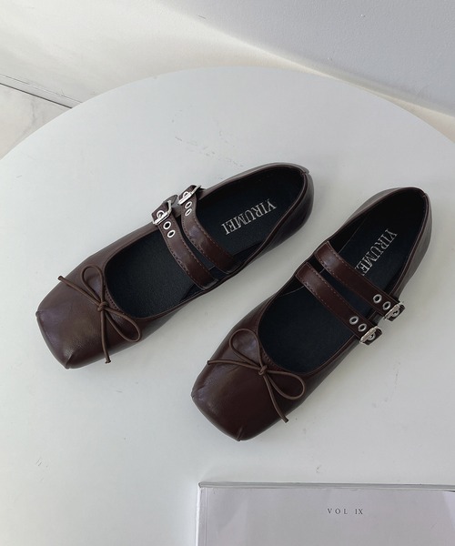 AS KNOW AS plus（アズノゥアズプラス）の「スクエアトゥ ダブルストラップパンプス（パンプス・レディース・ブラウン/ブラック/シルバー・L/M）」の10枚目の写真