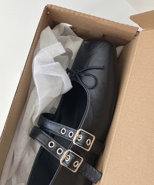 AS KNOW AS plus（アズノゥアズプラス）の「スクエアトゥ ダブルストラップパンプス（パンプス・レディース・ブラウン/ブラック/シルバー・L/M）」の14枚目の写真