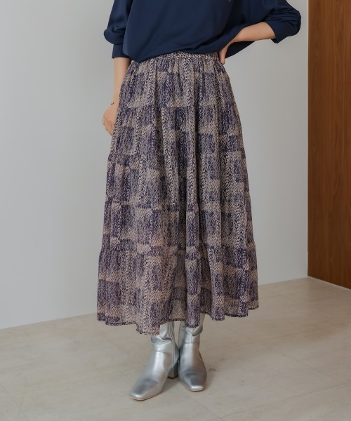Bou Jeloud(ブージュルード)の「柄ティアードスカート(スカート・レディース・ブルー/ベージュ・38)」の1枚目の写真