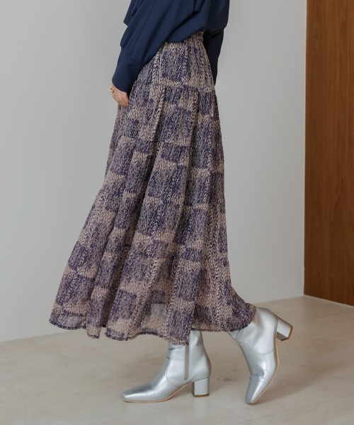 Bou Jeloud(ブージュルード)の「柄ティアードスカート(スカート・レディース・ブルー/ベージュ・38)」の8枚目の写真