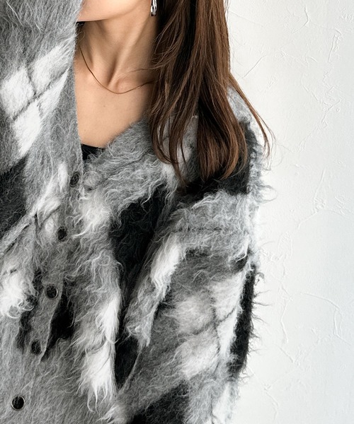 mily bilet(ミウィビレット)の「【mily bilet】柄で魅せる。季節感漂う、主役級のアーガイル柄Vニットカーディガン(カーディガン/ボレロ・レディース・グレー/ブラウン/ネイビー・LARGE/MEDIUM/SMALL/X-LARGE)」の7枚目の写真