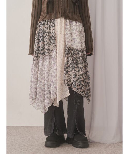 merry jenny（メリージェニー）の「floralイレギュラーヘムミディスカート（スカート・レディース・ブラック/アイボリー・FREE）」の20枚目の写真