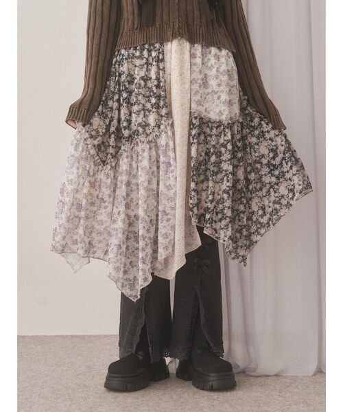 merry jenny（メリージェニー）の「floralイレギュラーヘムミディスカート（スカート・レディース・ブラック/アイボリー・FREE）」の21枚目の写真