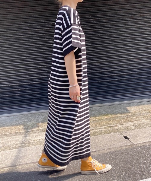 ISOOK（アイスー）の「ボーダーニットロングワンピース(comochi select) / ロング丈 半袖 Tワンピース オーバーサイズ ビックシルエット Iライン リブワンピ ホワイト ブラック 白 黒（ワンピース・レディース・ブラック/アイボリー・FREE）」の18枚目の写真