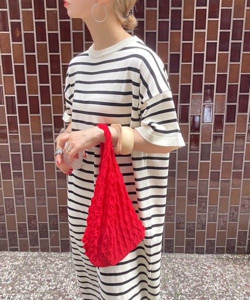 ISOOK（アイスー）の「ボーダーニットロングワンピース(comochi select) / ロング丈 半袖 Tワンピース オーバーサイズ ビックシルエット Iライン リブワンピ ホワイト ブラック 白 黒（ワンピース・レディース・ブラック/アイボリー・FREE）」の9枚目の写真