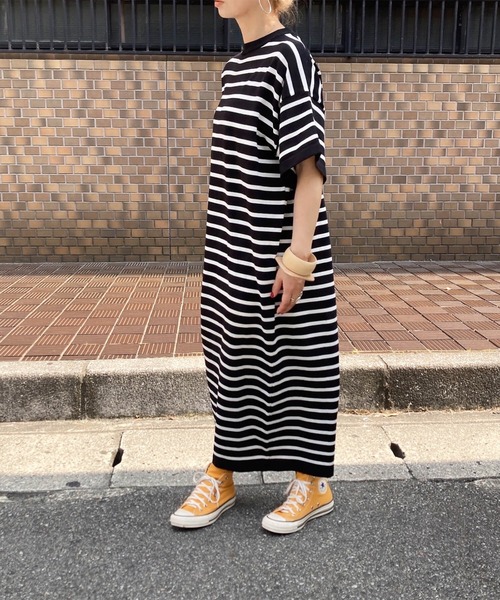 ISOOK（アイスー）の「ボーダーニットロングワンピース(comochi select) / ロング丈 半袖 Tワンピース オーバーサイズ ビックシルエット Iライン リブワンピ ホワイト ブラック 白 黒（ワンピース・レディース・ブラック/アイボリー・FREE）」の11枚目の写真