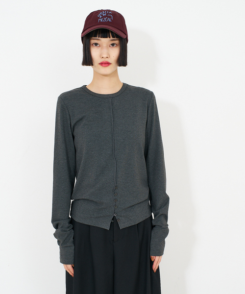 NOMINE（ノミネ）の「フロントラインスリット ロンT（Tシャツ/カットソー・レディース・ブラック/チャコールグレー/レッド/ブルー/ブラウン・フリー）」の19枚目の写真