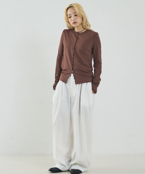 NOMINE（ノミネ）の「フロントラインスリット ロンT（Tシャツ/カットソー・レディース・ブラック/チャコールグレー/レッド/ブルー/ブラウン・フリー）」の6枚目の写真