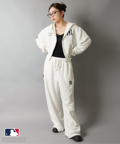 MLB(メジャーリーグベースボール)の「【MLB/メジャーリーグベースボール】裏毛ワイドパンツ / スウェットパンツ / ストレートタイプ /セットアップ対応(スウェットパンツ・レディース・ホワイト/オートミール/グレー/ブラック/ネイビー・ONESIZE)」の18枚目の写真