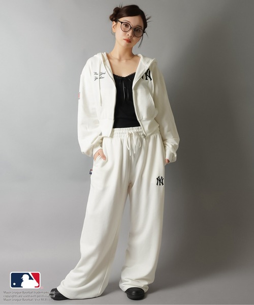 MLB(メジャーリーグベースボール)の「【MLB/メジャーリーグベースボール】裏毛ワイドパンツ / スウェットパンツ / ストレートタイプ /セットアップ対応(スウェットパンツ・レディース・ホワイト/オートミール/グレー/ブラック/ネイビー・ONESIZE)」の15枚目の写真