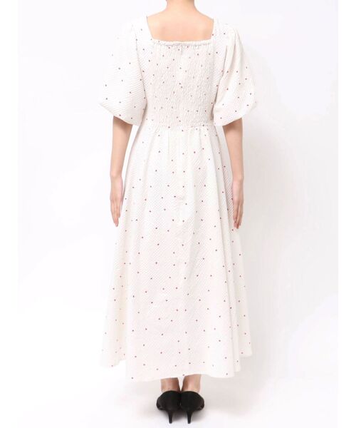 CALNAMUR（カルナムール）の「HEART PRINT RIBBON OP／ハートプリントリボンワンピース（ワンピース・レディース・モカ/ホワイト・SMALL/MEDIUM）」の16枚目の写真