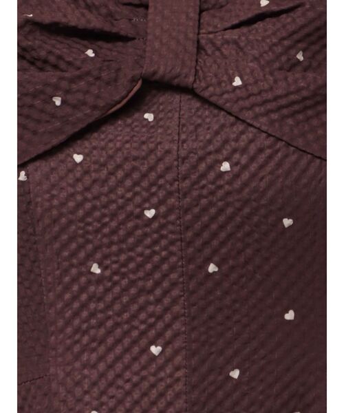 CALNAMUR（カルナムール）の「HEART PRINT RIBBON OP／ハートプリントリボンワンピース（ワンピース・レディース・モカ/ホワイト・SMALL/MEDIUM）」の7枚目の写真
