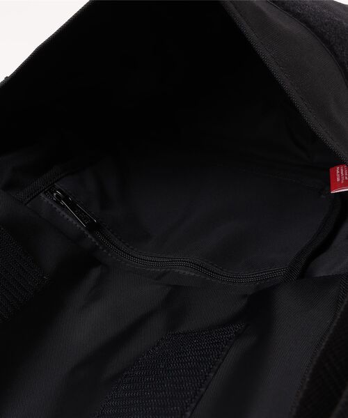 Manhattan Portage(マンハッタンポーテージ)の「Manhattan Portage/マンハッタンポーテージ ショルダーバッグ Nylon Messenger Bag JR (SM) KOUSUKE SHIMIZU MP1605JRKOSK(ショルダーバッグ・メンズ・ブラック×レッド・FREE)」の15枚目の写真