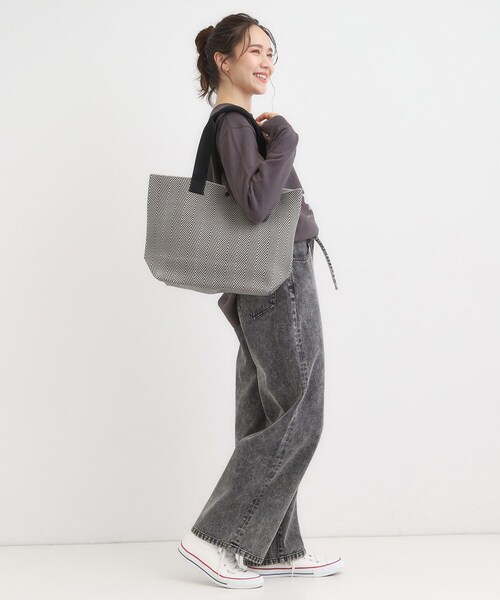 SHOO・LA・RUE（シューラルー）の「ニットトートバッグ（トートバッグ・レディース・ブラック系3/ダークブラウン系5/ブラック系2/ブラウン系その他4・00）」の8枚目の写真